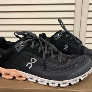 On Cloudflow sneakers